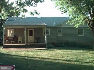 2813 North Kent Road Broomall, PA 19008 - Photo 2 of 6 Gallery Image 2