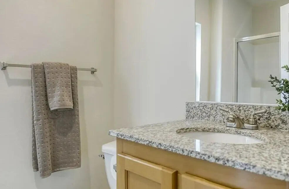 19555 Tunnel Road, Unit 19 Redding, CA 96003 - Photo 10 of 14 spring branch bathroom
