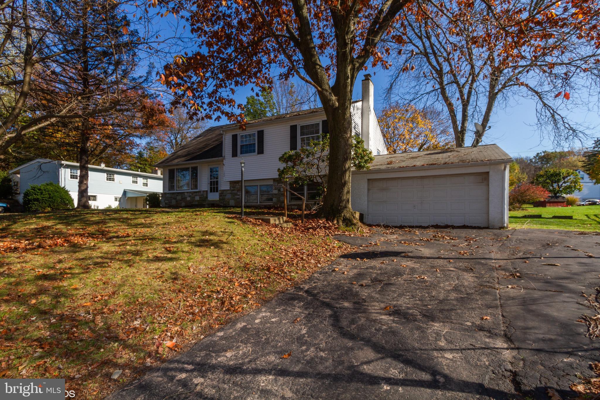 122 Devon Road Chalfont, PA 18914 - Photo 2 of 25 Gallery Image 2