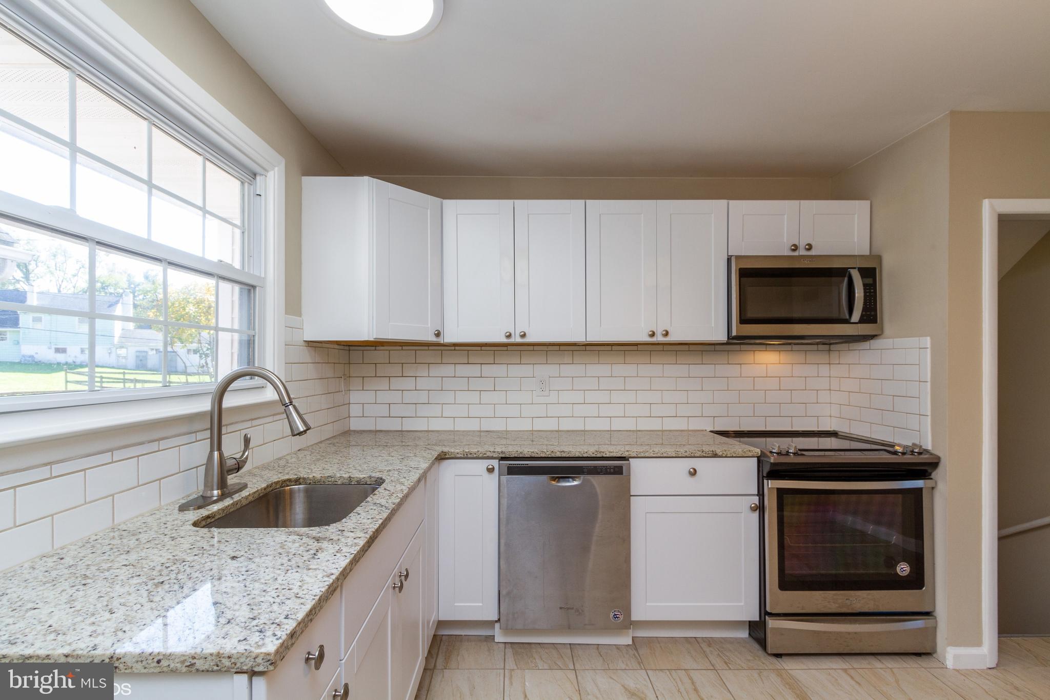 122 Devon Road Chalfont, PA 18914 - Photo 8 of 25 Kitcnen