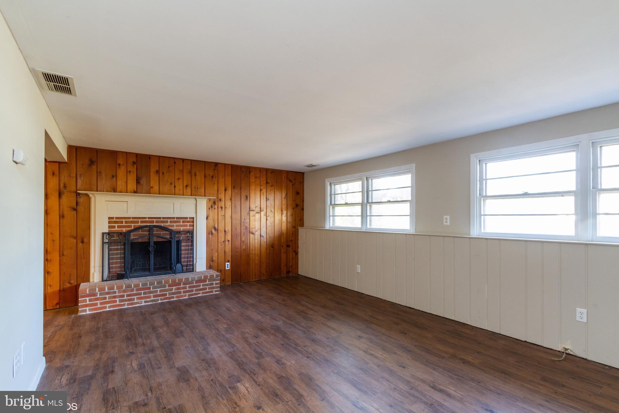 122 Devon Road Chalfont, PA 18914 - Photo 9 of 25 Family Room