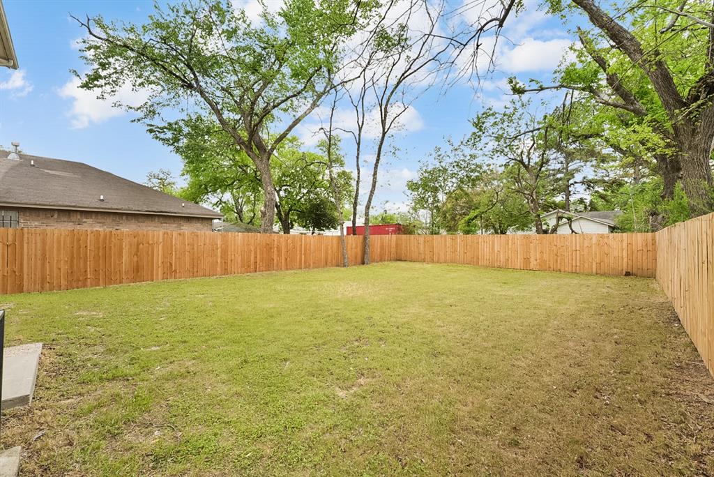 2714 Stephenson Street Dallas, TX 75215 - Photo 12 of 14