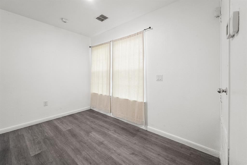 2714 Stephenson Street Dallas, TX 75215 - Photo 7 of 14