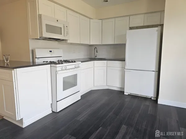 $299,900 | 57 Judson Street, Unit 9A, Edison, NJ 08837