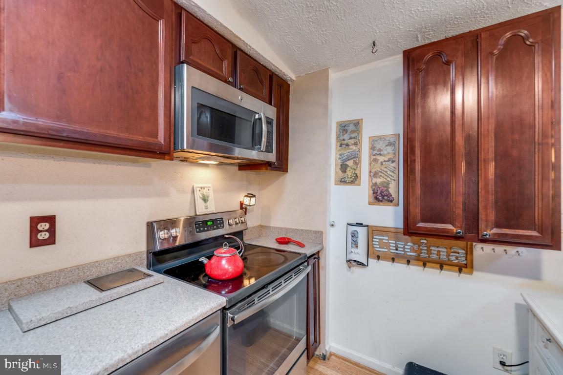 8280 Raindrop Way Springfield, VA 22153 - Photo 21 of 52 Gallery Image 21