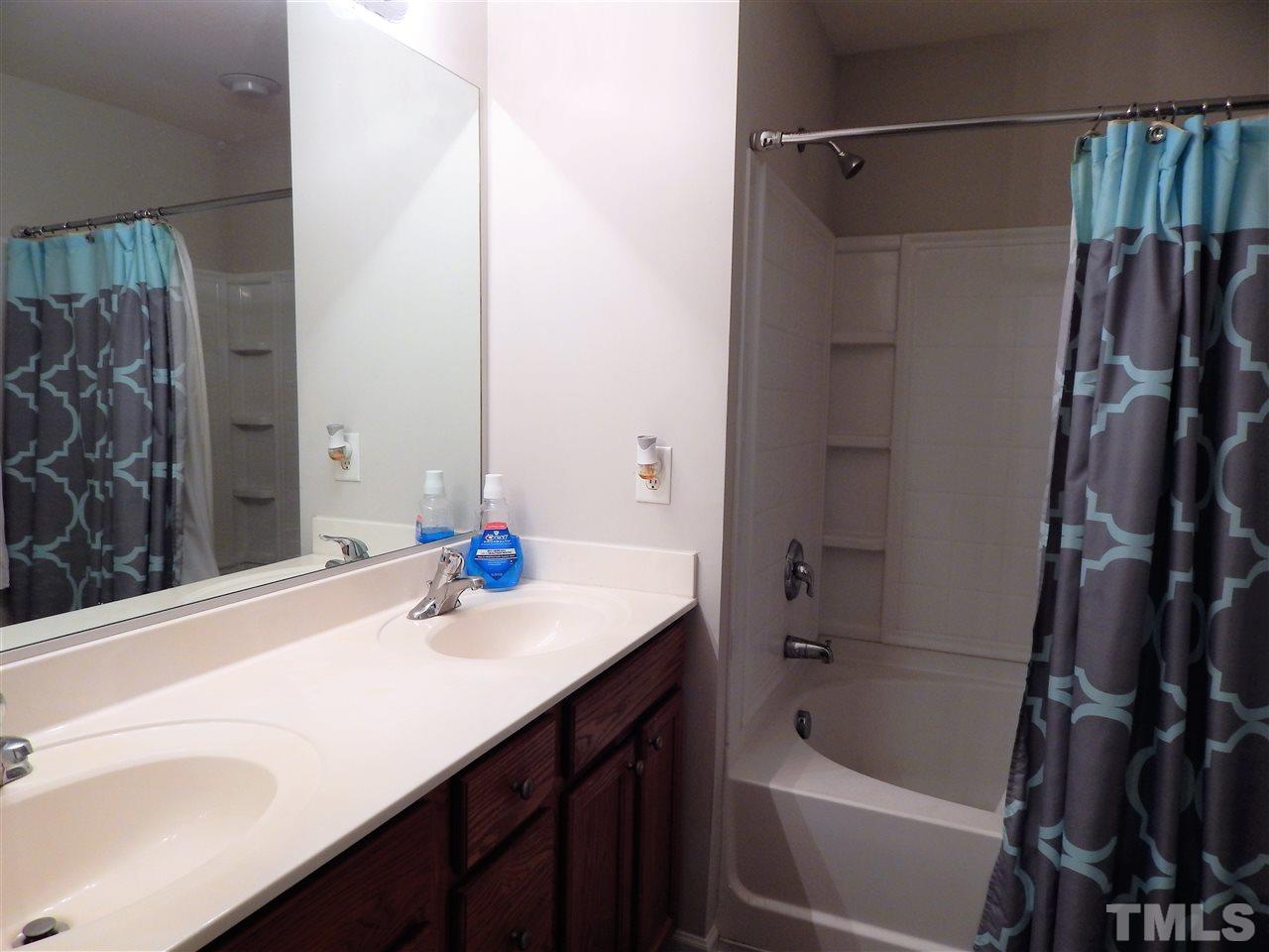 512 Ringleaf Court Cary, NC 27513 - Photo 8 of 12 Gallery Image 8