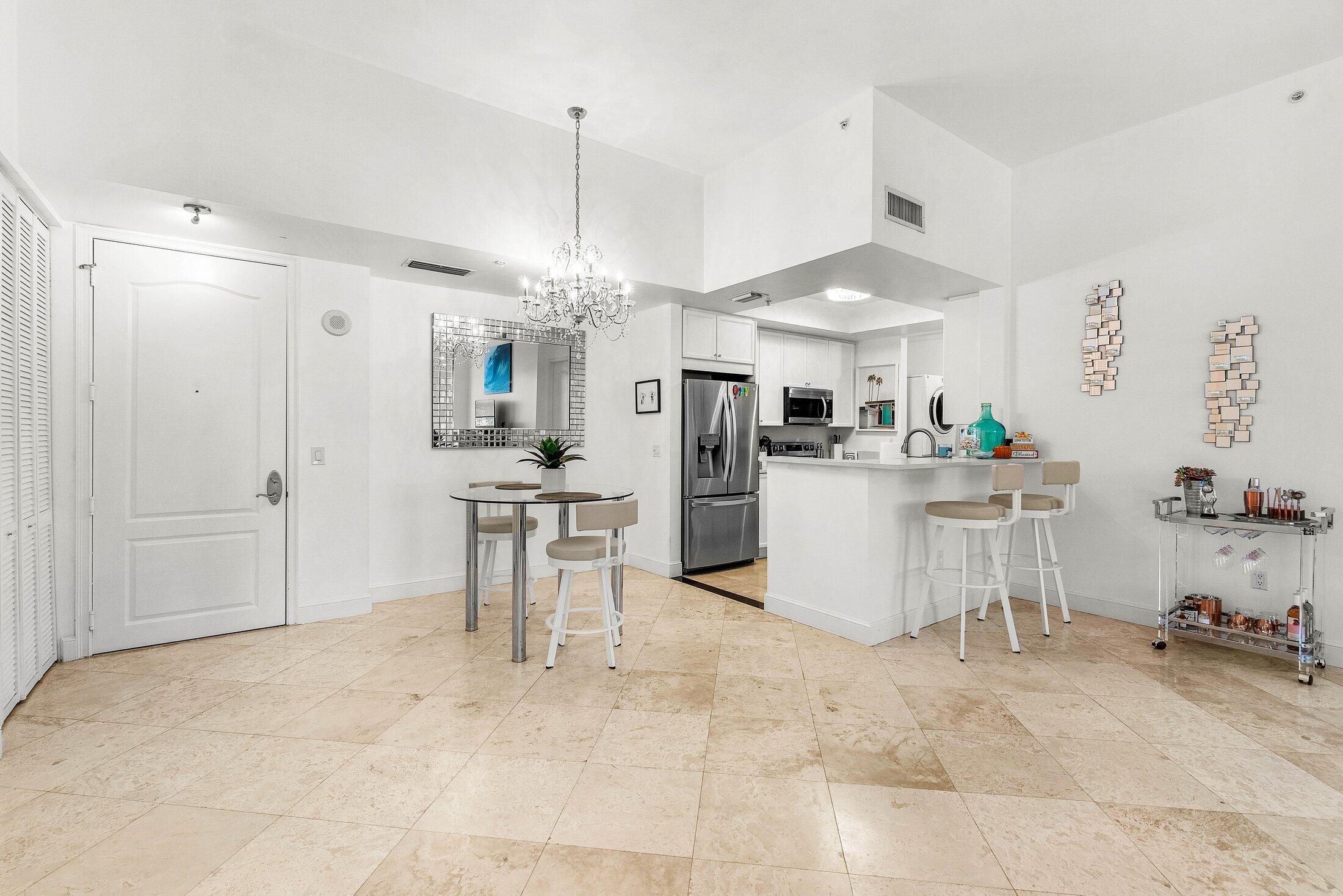 99 Southeast Mizner Boulevard, Unit 543 Boca Raton, FL 33432 - Photo 5 of 45 004-99SoutheastMiznerBoulevard-543-BocaR