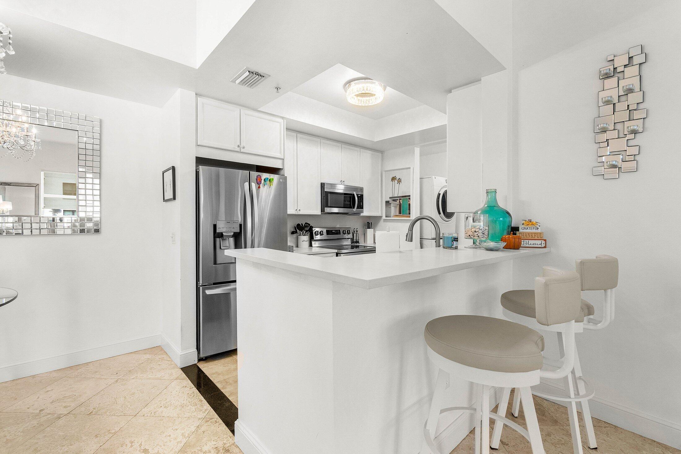 99 Southeast Mizner Boulevard, Unit 543 Boca Raton, FL 33432 - Photo 6 of 45 006-99SoutheastMiznerBoulevard-543-BocaR
