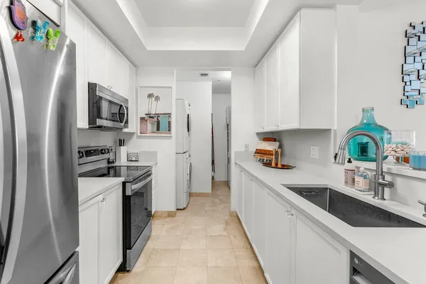 $5,900 | 99 Southeast Mizner Boulevard, Unit 543, Boca Raton, FL 33432