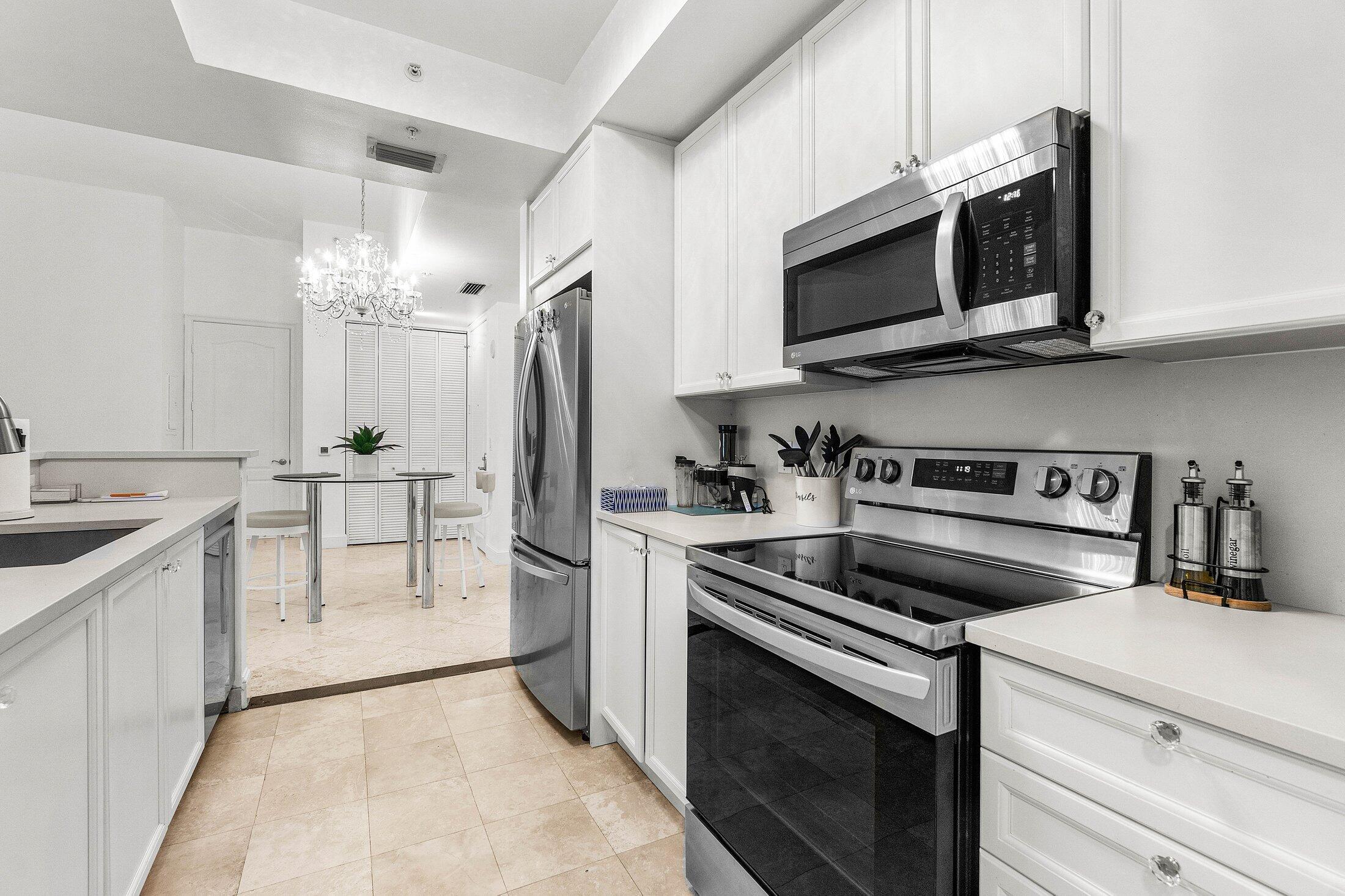 99 Southeast Mizner Boulevard, Unit 543 Boca Raton, FL 33432 - Photo 8 of 45 008-99SoutheastMiznerBoulevard-543-BocaR
