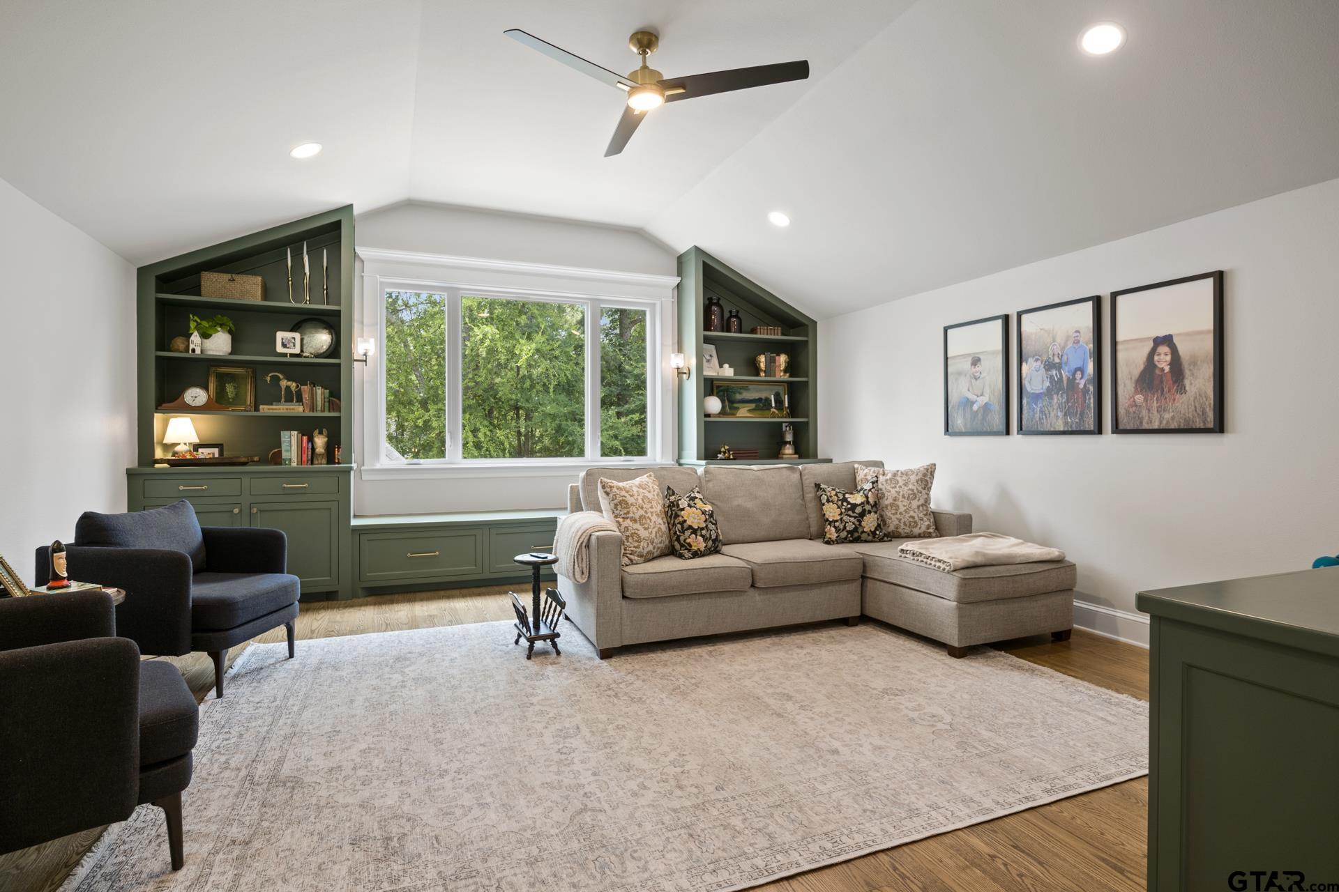 134 Private Road New Boston, TX 75570 - Photo 26 of 40 a living room with furniture and a large window