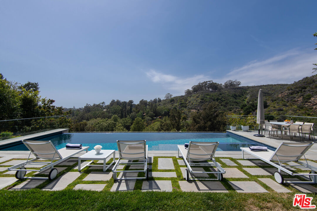 13705 Romany Drive Pacific Palisades, CA 90272 - Photo 2 of 54