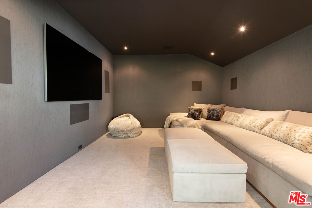 13705 Romany Drive Pacific Palisades, CA 90272 - Photo 21 of 54