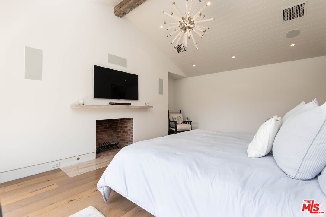 13705 Romany Drive Pacific Palisades, CA 90272 - Photo 24 of 54