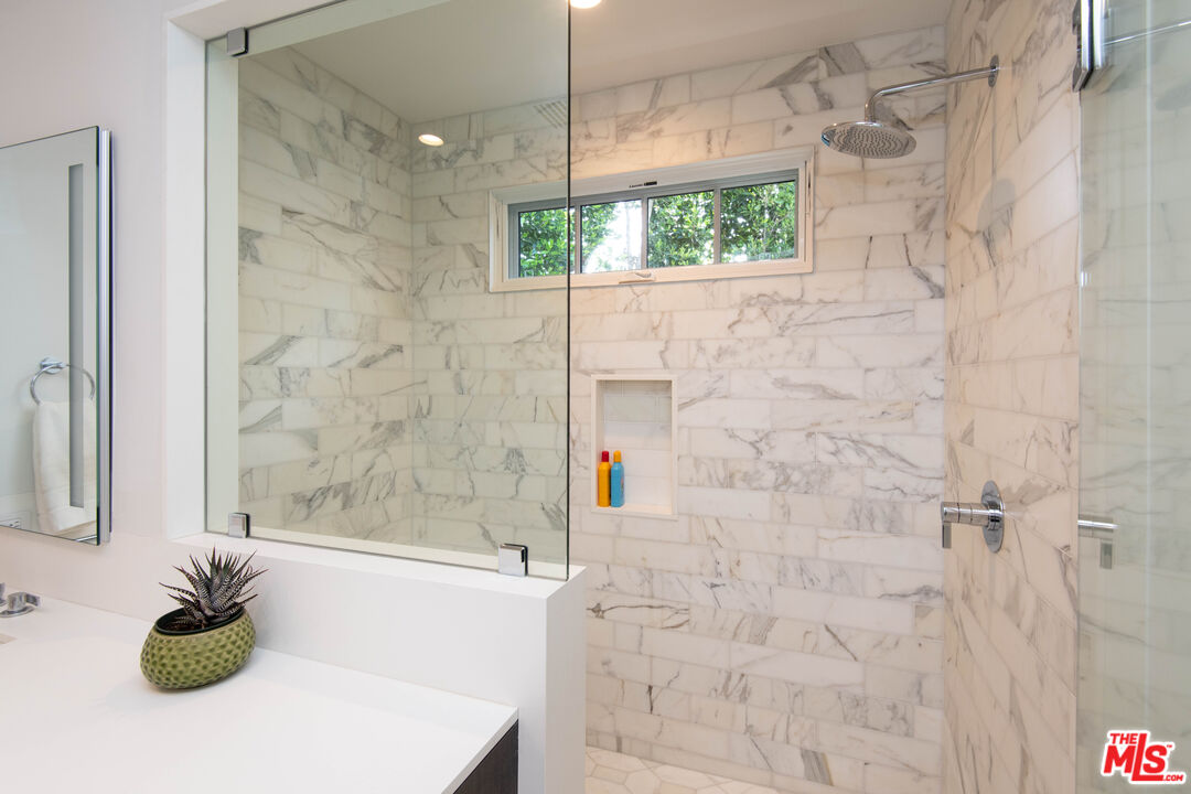 13705 Romany Drive Pacific Palisades, CA 90272 - Photo 33 of 54