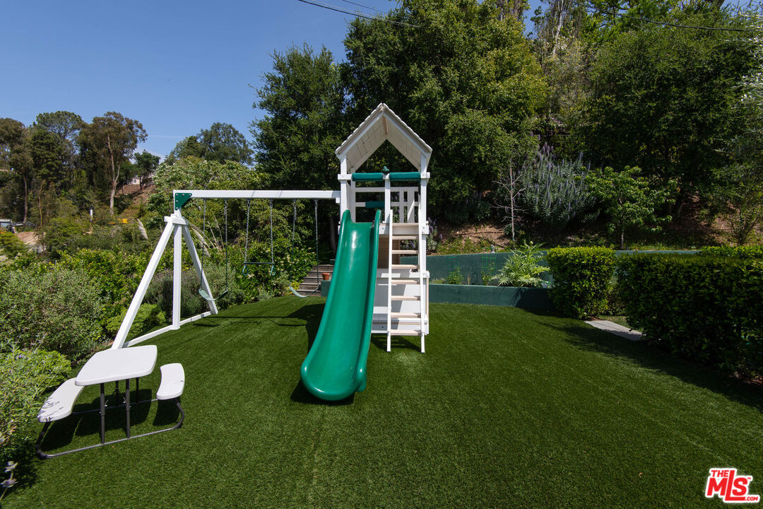 13705 Romany Drive Pacific Palisades, CA 90272 - Photo 40 of 54