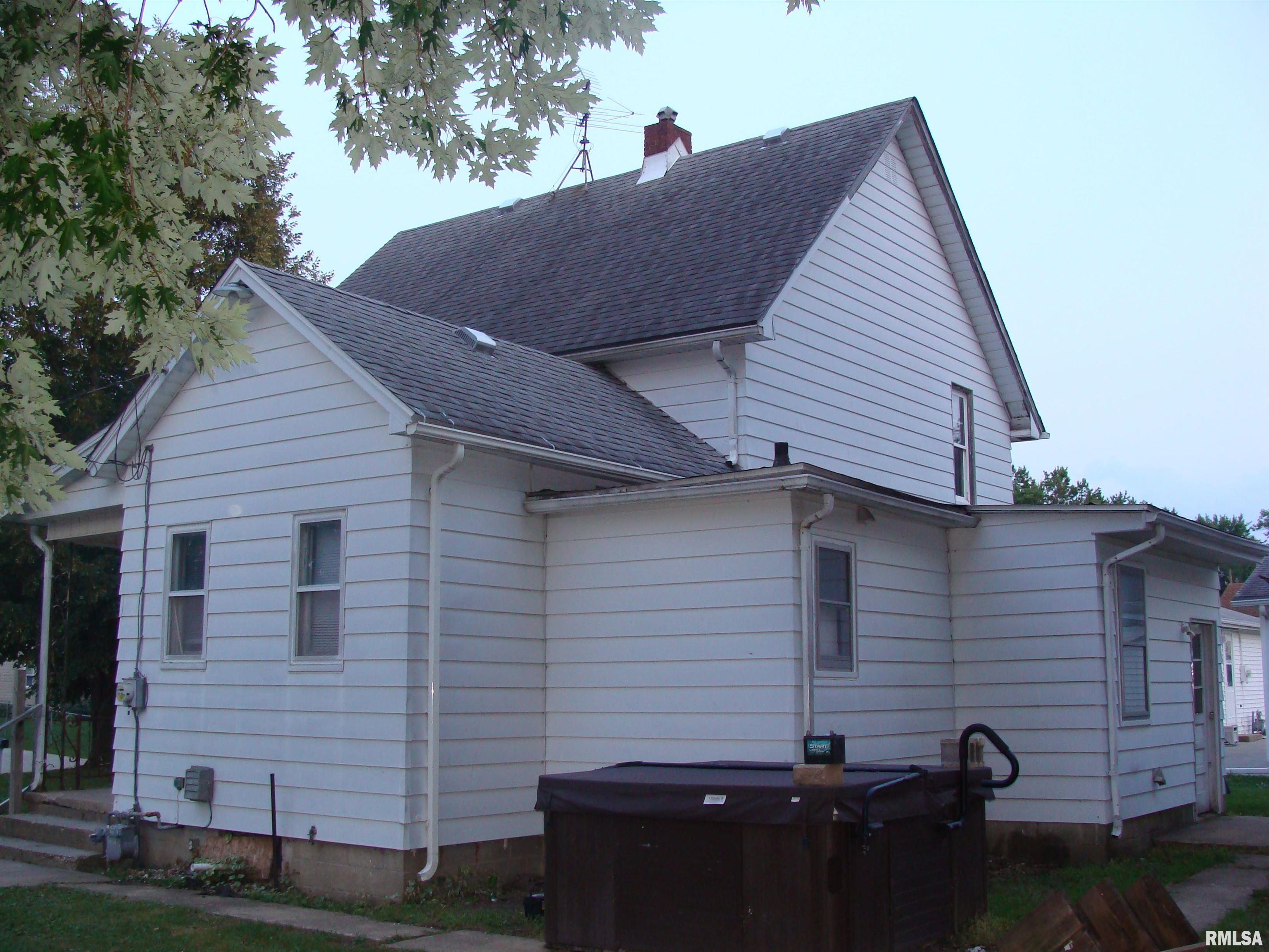 487 North Elmwood Road Farmington, IL 61531 - Photo 2 of 22 Gallery Image 2