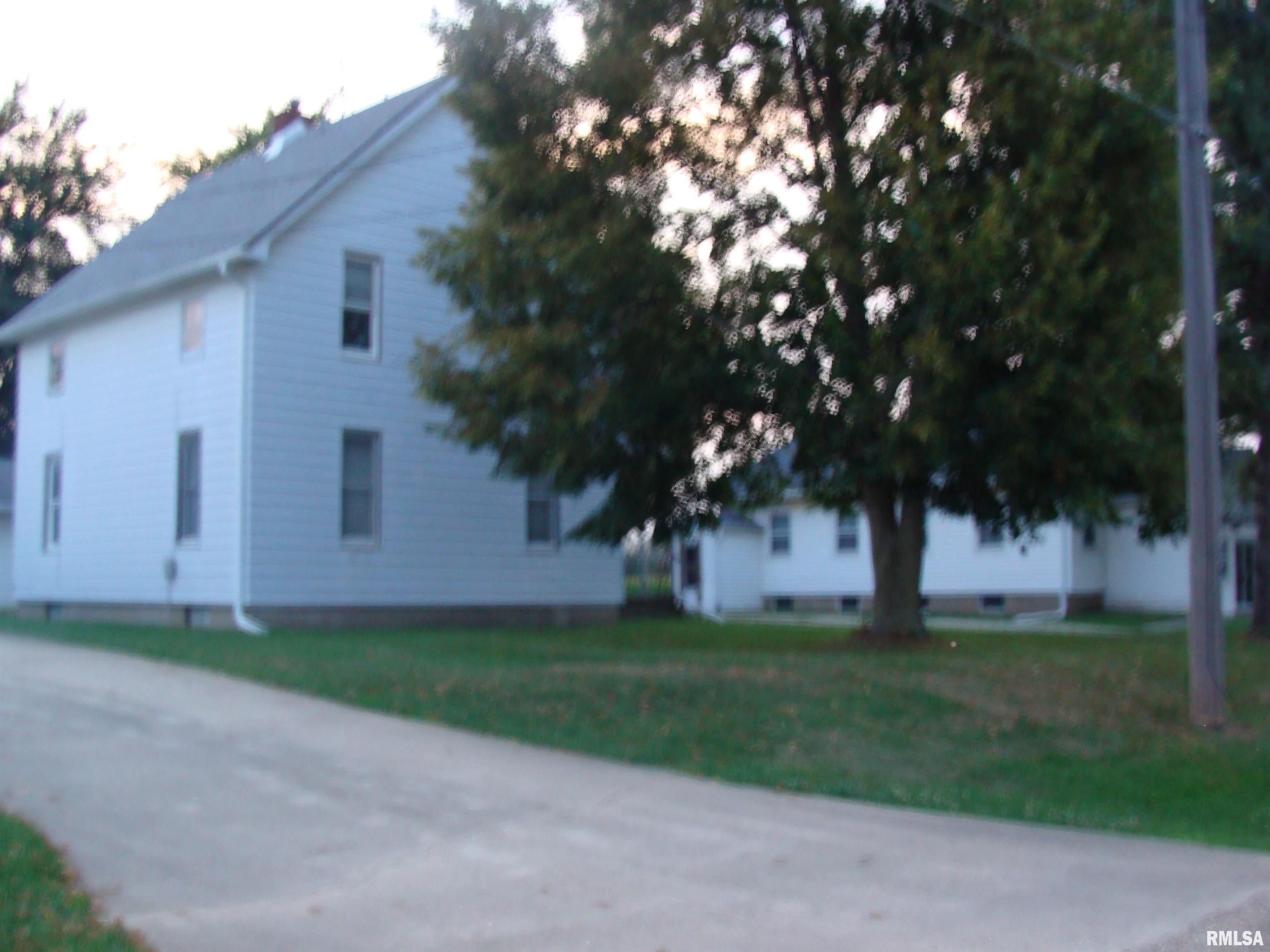 487 North Elmwood Road Farmington, IL 61531 - Photo 3 of 22 Gallery Image 3