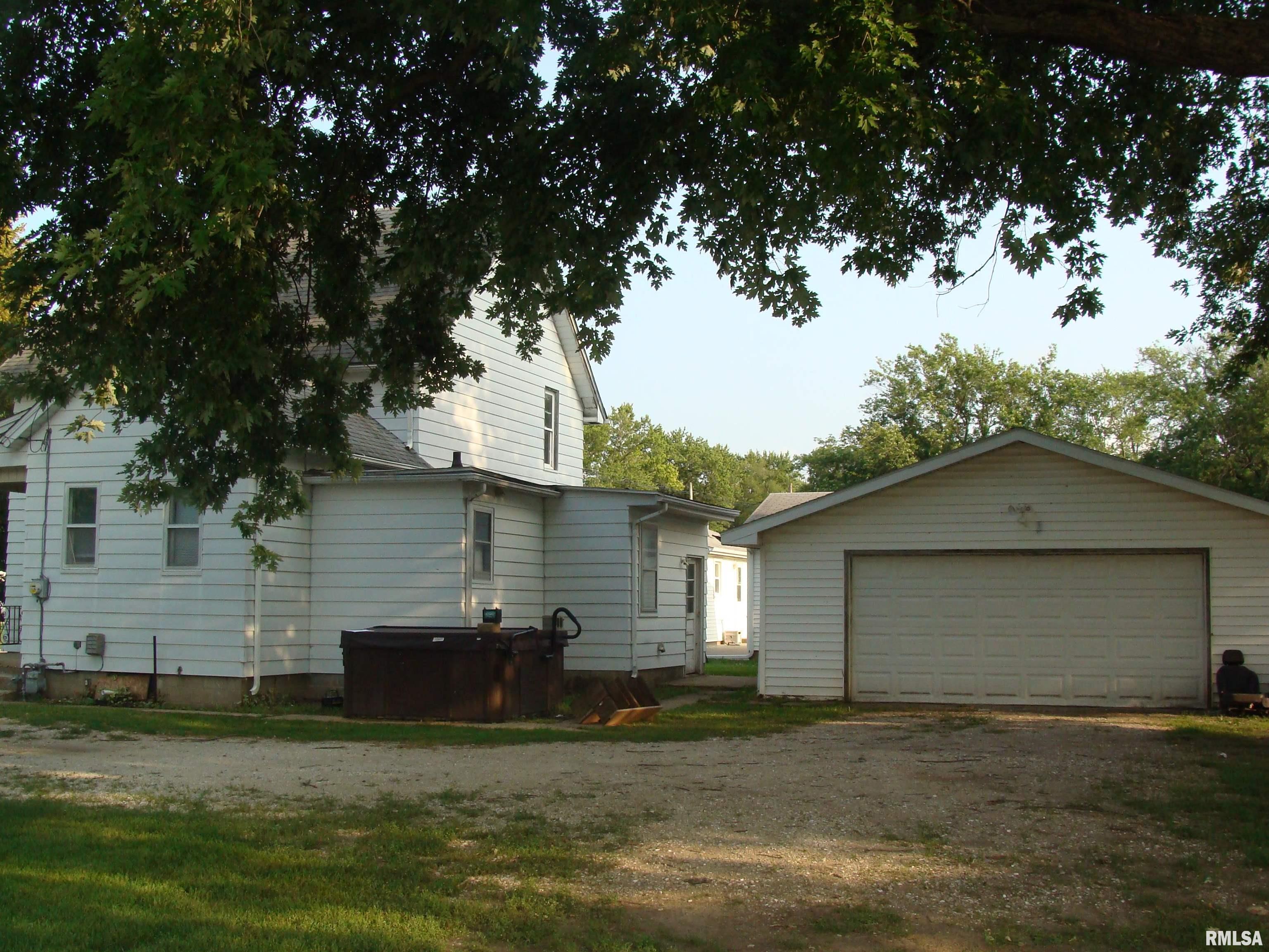 487 North Elmwood Road Farmington, IL 61531 - Photo 4 of 22 Gallery Image 4
