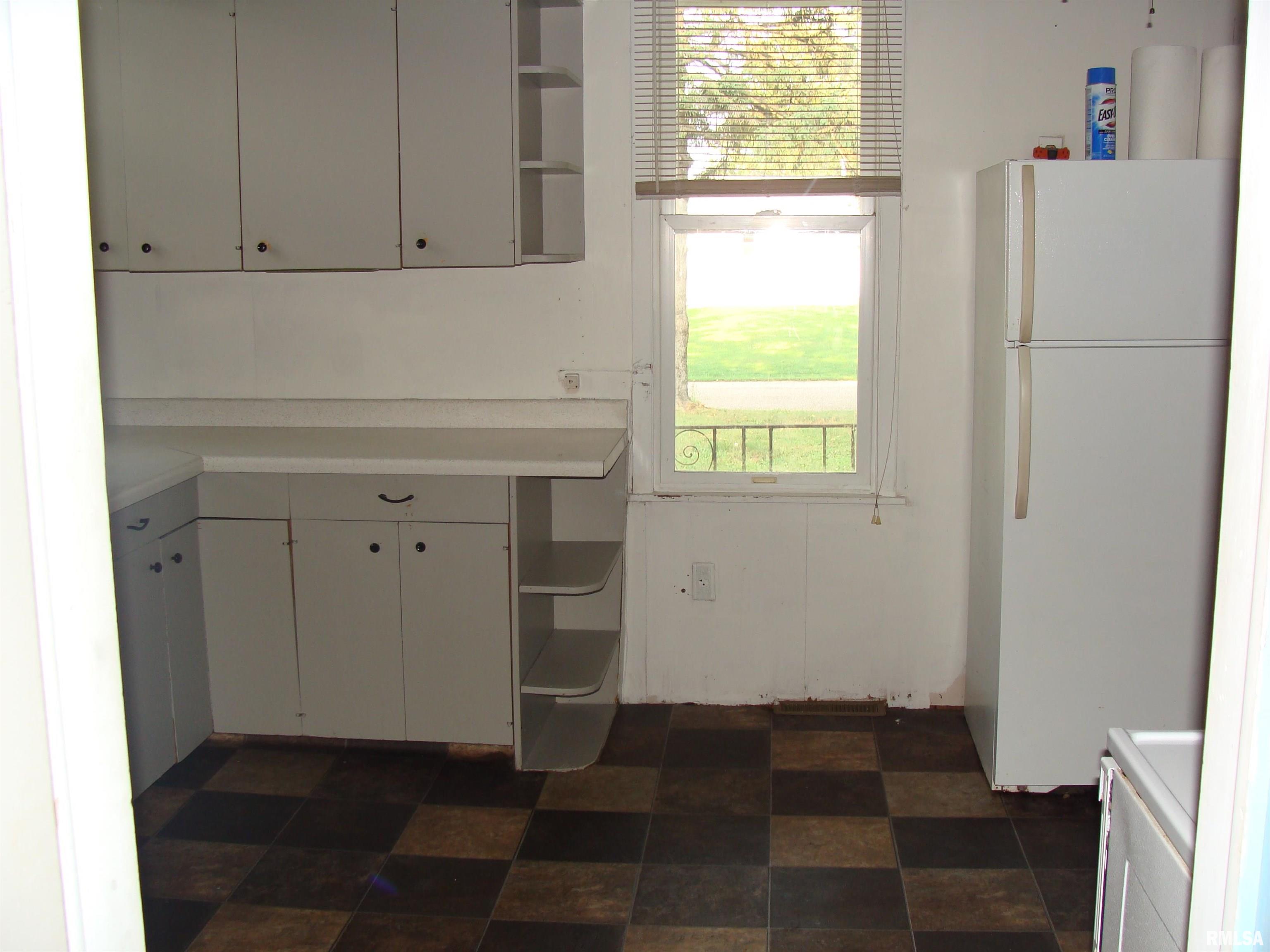 487 North Elmwood Road Farmington, IL 61531 - Photo 7 of 22 Gallery Image 7