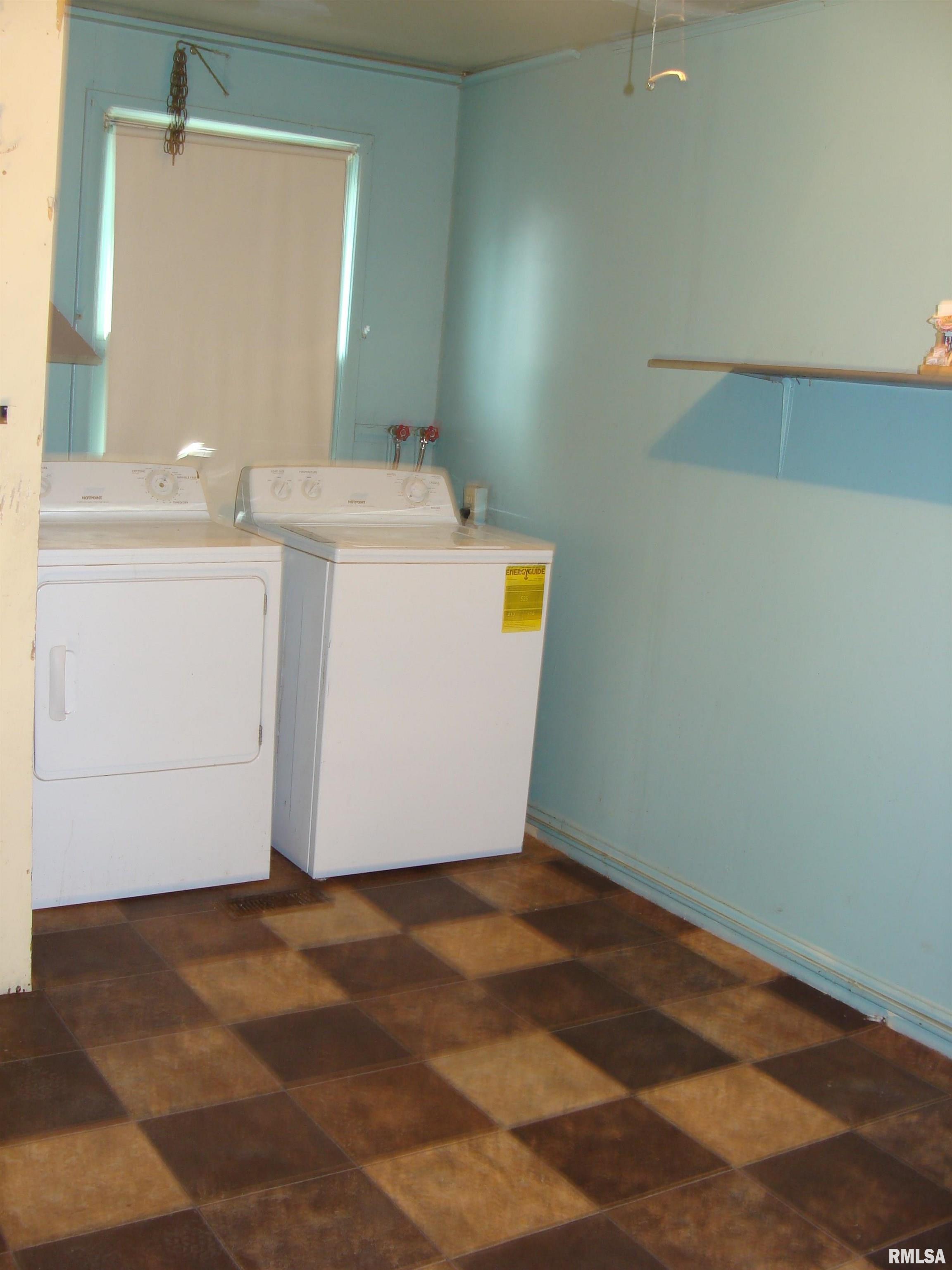 487 North Elmwood Road Farmington, IL 61531 - Photo 9 of 22 Gallery Image 9