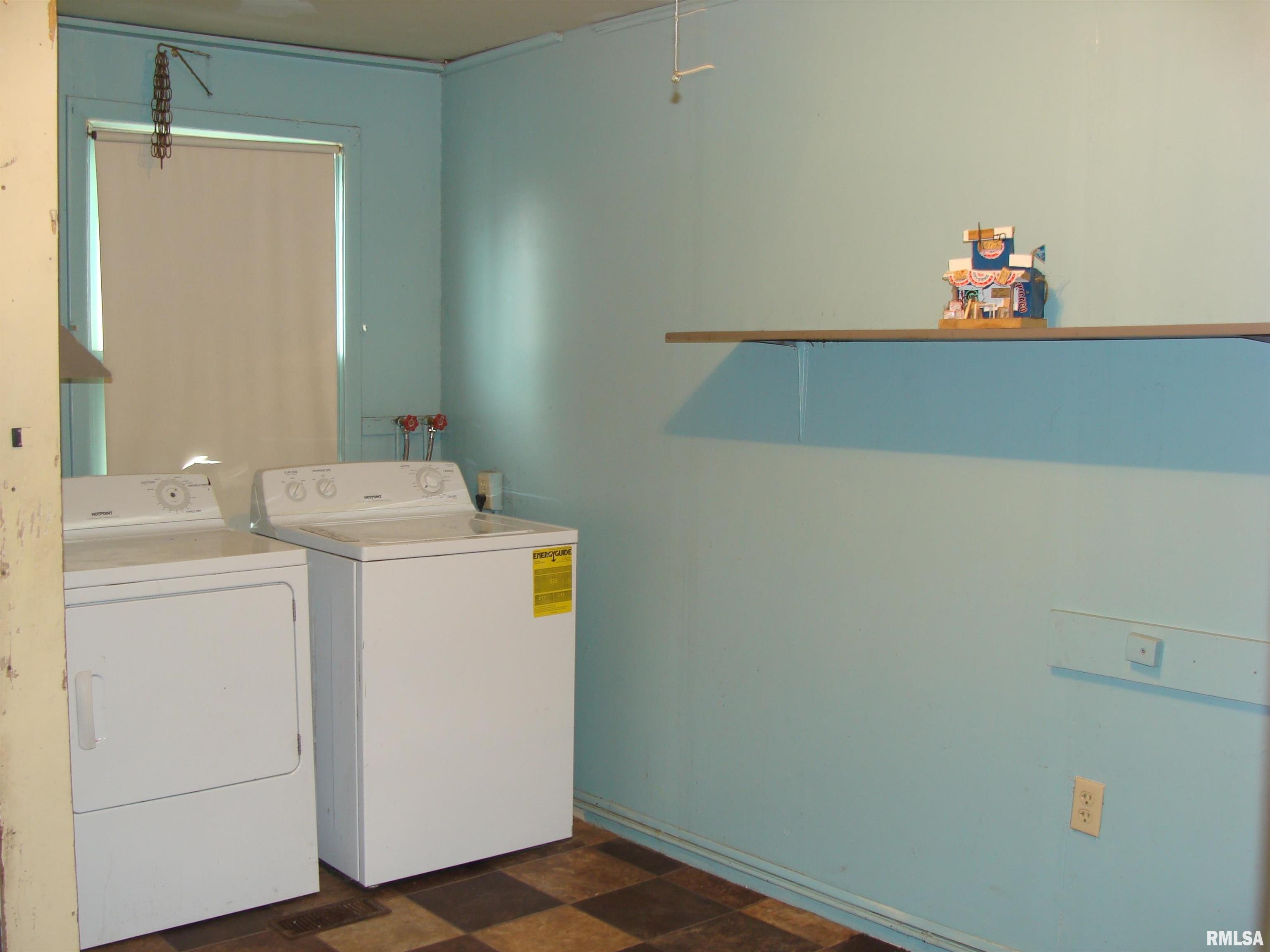 487 North Elmwood Road Farmington, IL 61531 - Photo 10 of 22 Gallery Image 10