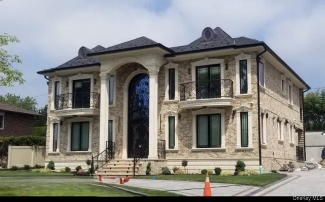 front view of house with a yard