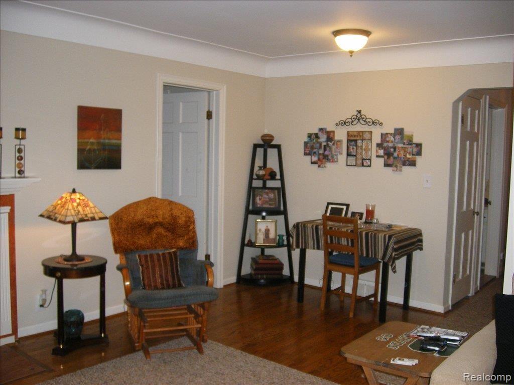 475-77 Neff Road Grosse Pointe, MI 48230 - Photo 4 of 21 DSCF2523