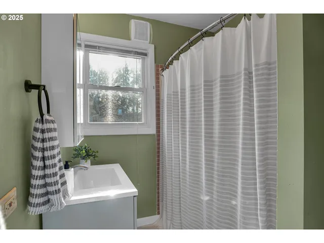 $449,000 | 1023 Northeast 172nd Avenue, Portland, OR 97230