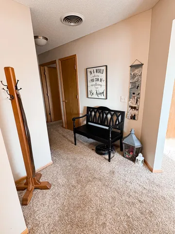 $339,000 | 686 West River Drive, New London, MN 56273