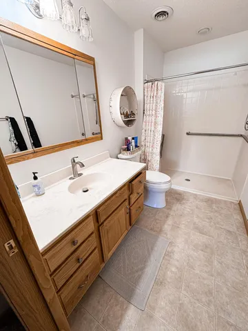 $339,000 | 686 West River Drive, New London, MN 56273