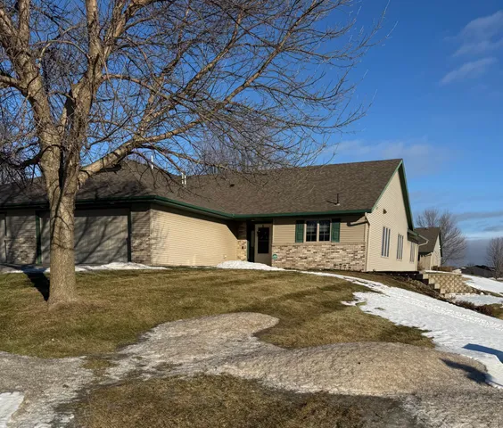 $339,000 | 686 West River Drive, New London, MN 56273
