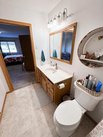 $339,000 | 686 West River Drive, New London, MN 56273