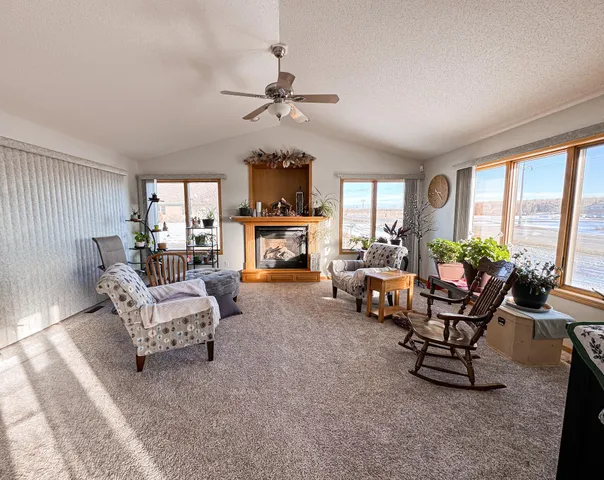 $339,000 | 686 West River Drive, New London, MN 56273