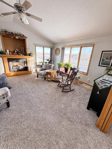 $339,000 | 686 West River Drive, New London, MN 56273