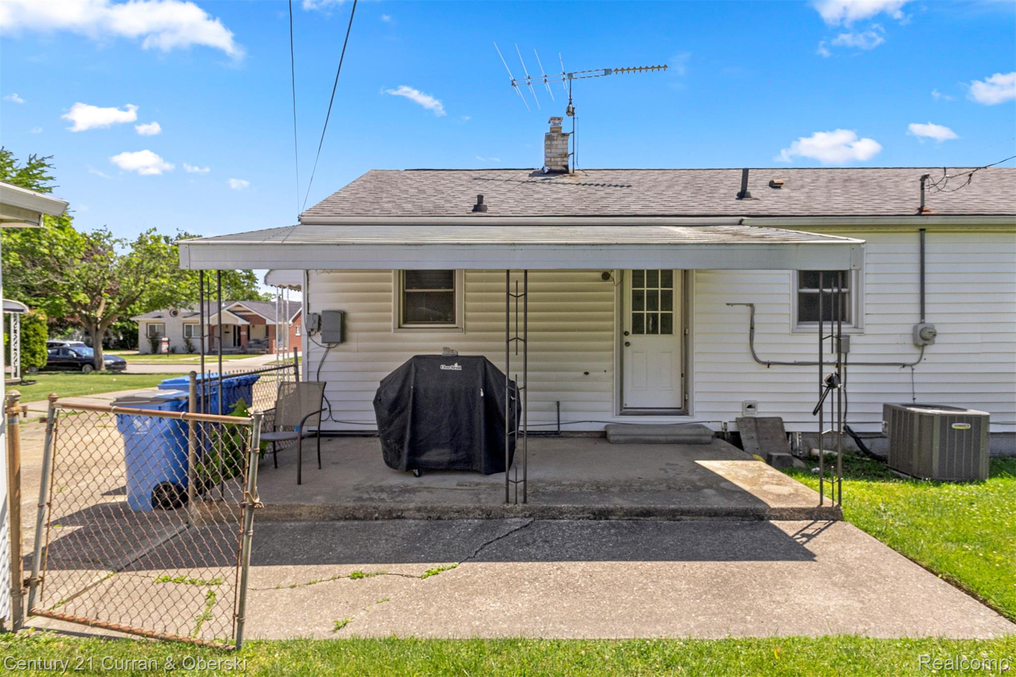 6141 North Gulley Road Dearborn Heights, MI 48127 - Photo 23 of 31 Covered patio