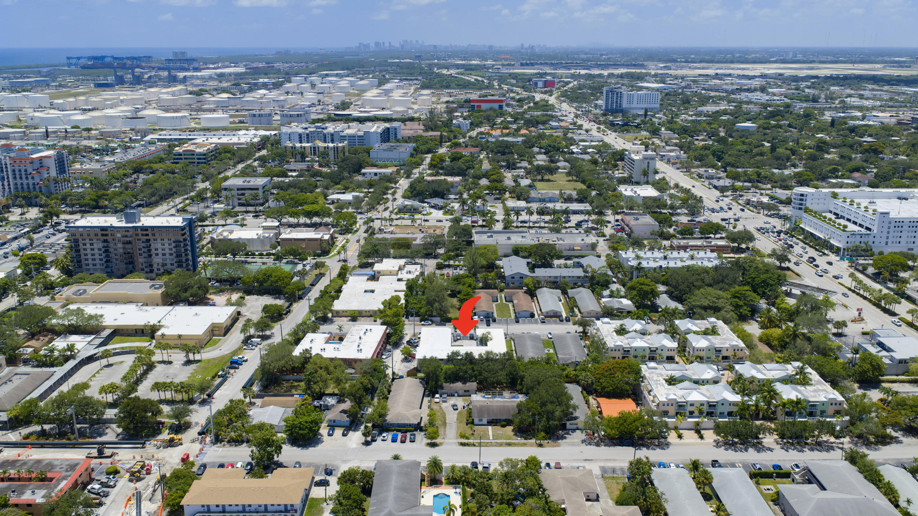 811 Southeast 16th Street Fort Lauderdale, FL 33316 - Photo 4 of 25 an aerial view of multiple house