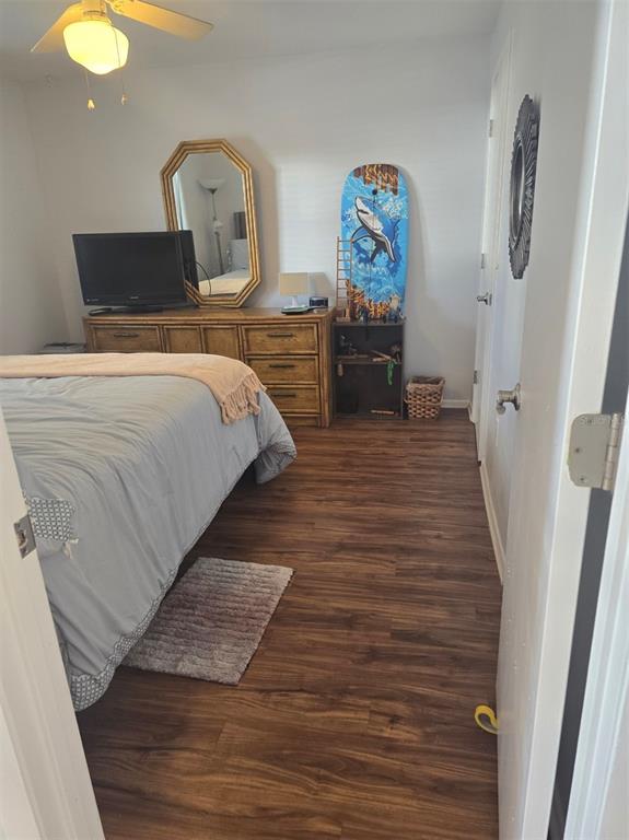 6800 Placida Road, Unit 167 Englewood, FL 34224 - Photo 8 of 44 a bed sitting in a bedroom next to a window