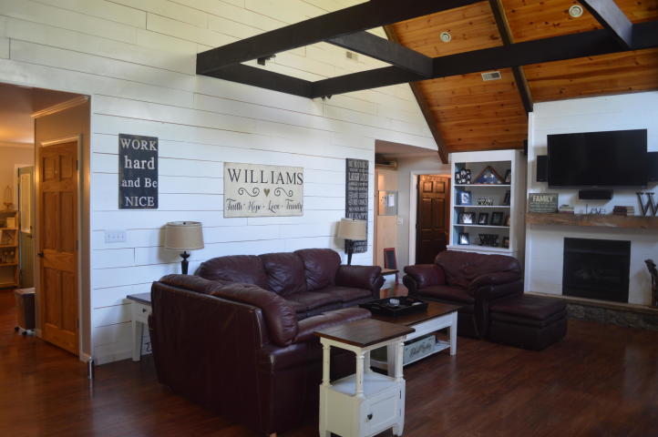 780 Cliffside Road Pikeville, TN 37367 - Photo 3 of 25 livingroom 1