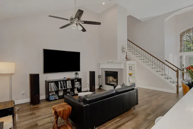 $598,700 | 10 Acacia Park Place, The Woodlands, TX 77382