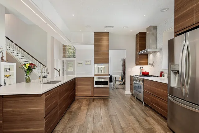 $598,700 | 10 Acacia Park Place, The Woodlands, TX 77382