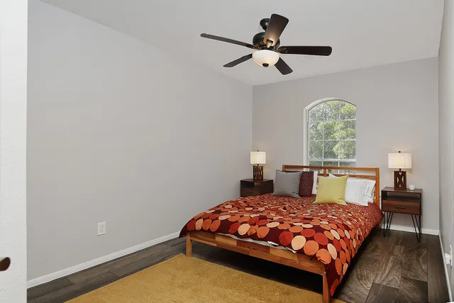 $598,700 | 10 Acacia Park Place, The Woodlands, TX 77382