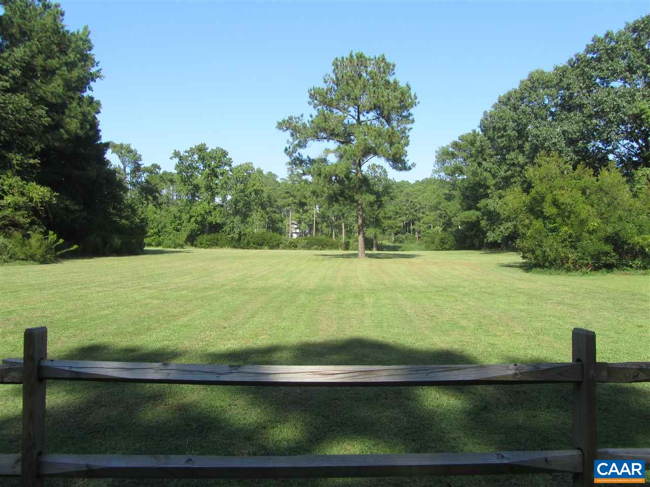 4 Gillim Road Deltaville, VA 23043 - Photo 3 of 9 Gallery Image 3
