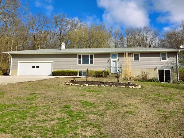 $289,900 | 15510 Lomax Road, Prophetstown, IL 61277