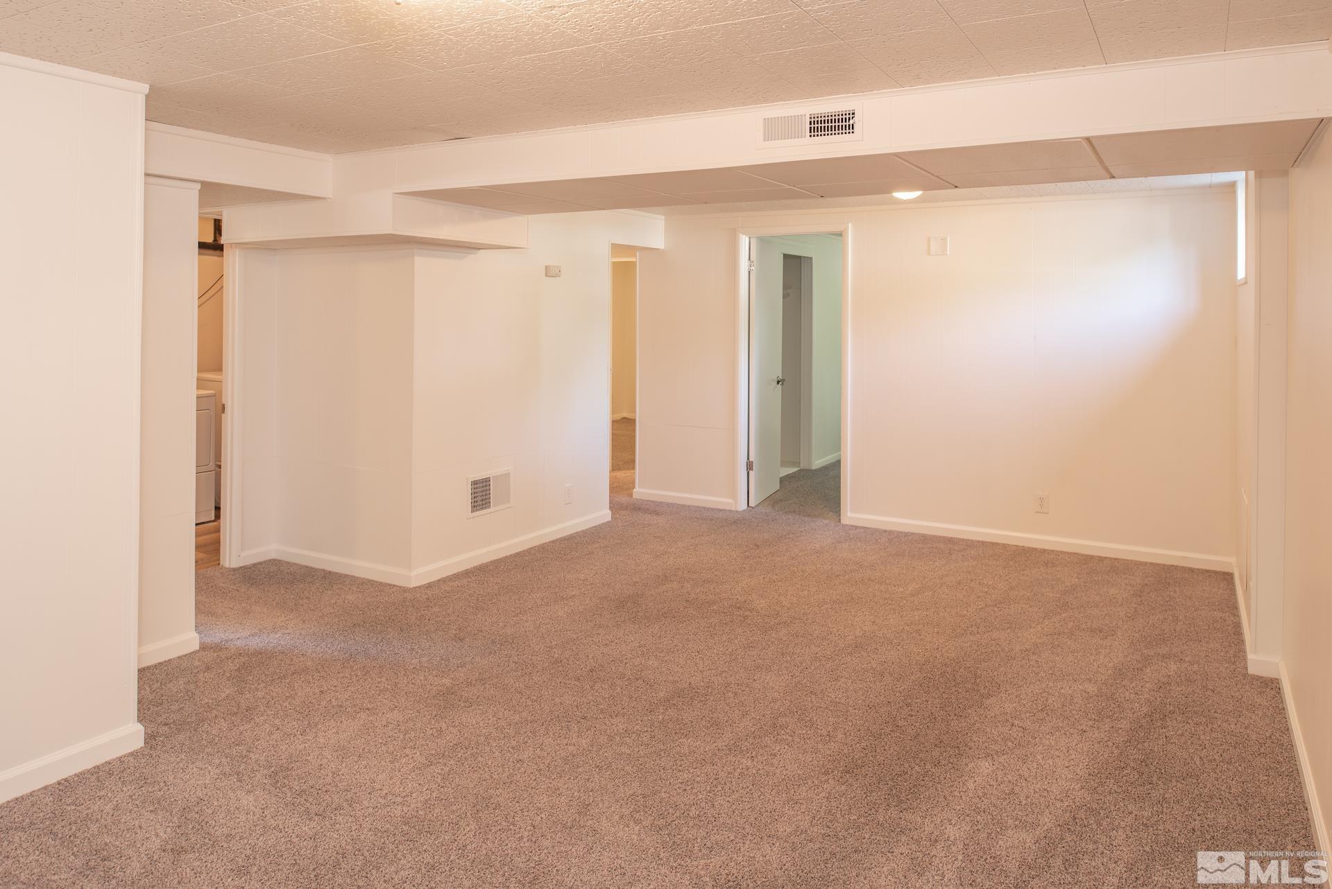 1635 Elmcrest Drive Reno, NV 89503 - Photo 12 of 33 Photo 12