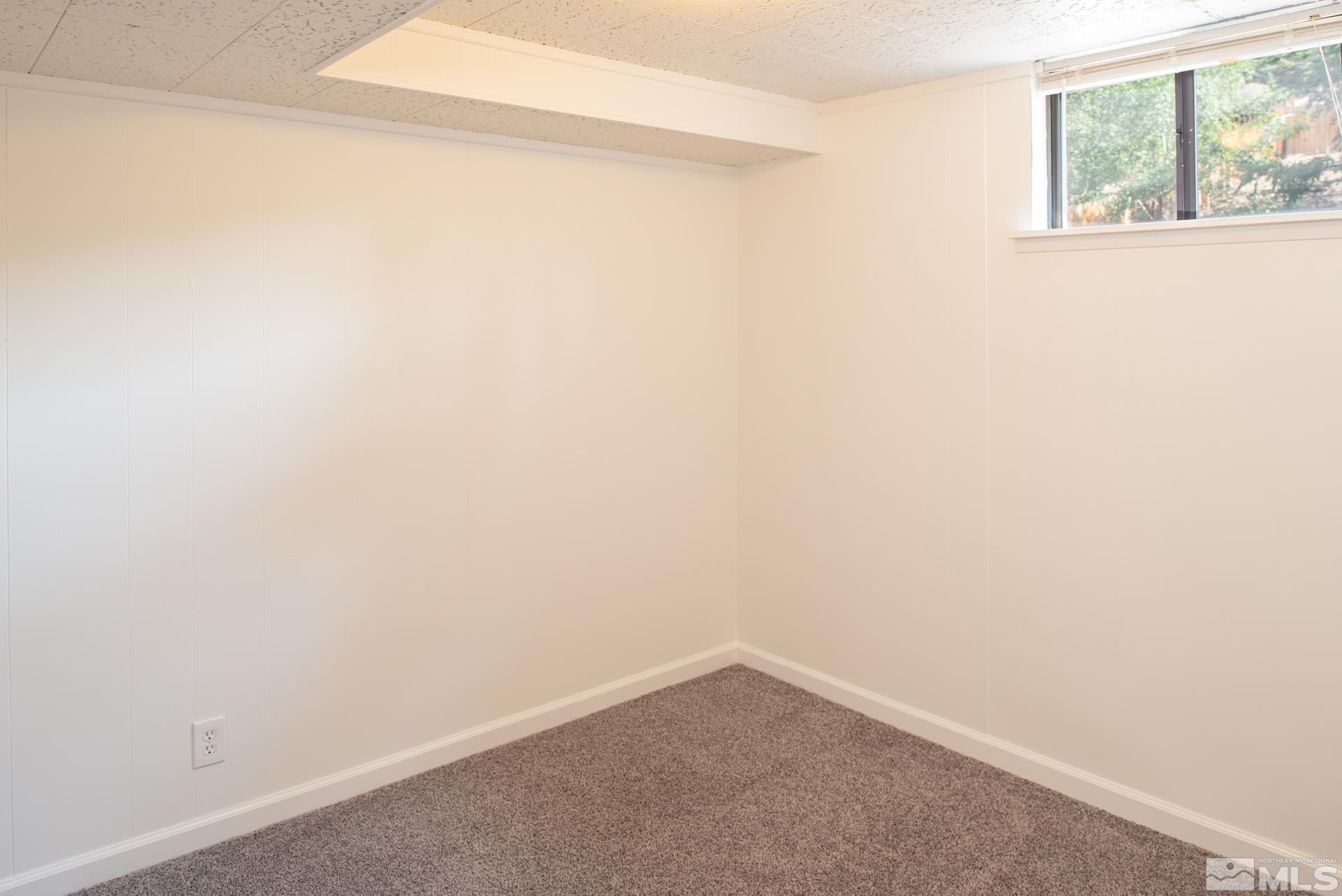 1635 Elmcrest Drive Reno, NV 89503 - Photo 14 of 33 Photo 14