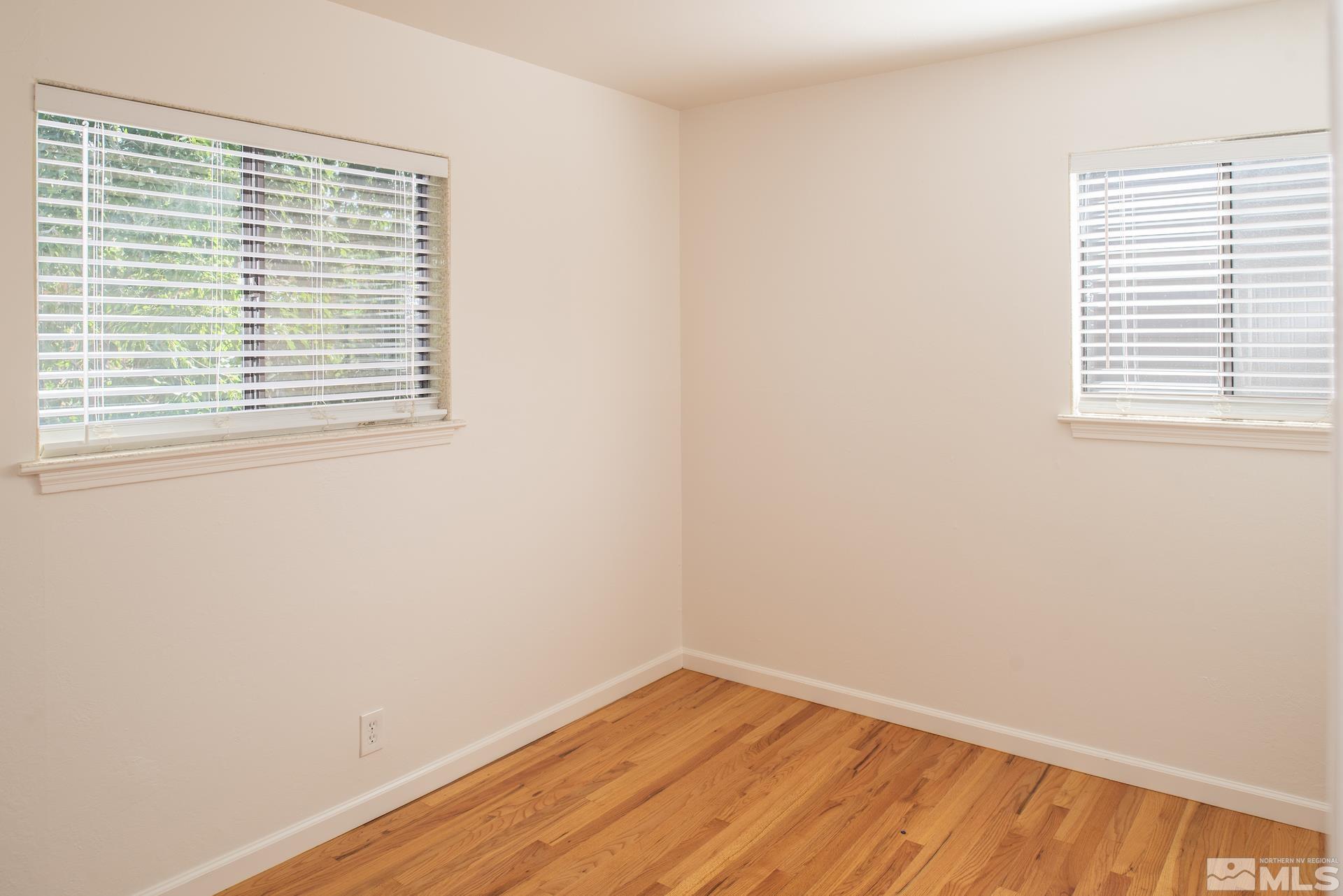 1635 Elmcrest Drive Reno, NV 89503 - Photo 8 of 33 Photo 8