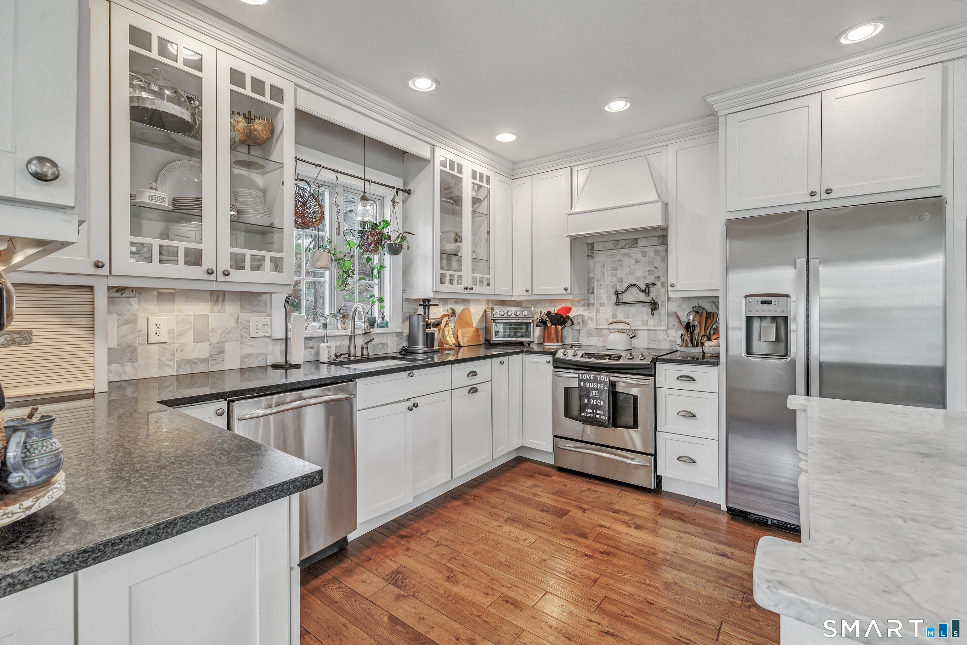 75 Perry Avenue Norwalk, CT 06850 - Photo 8 of 39