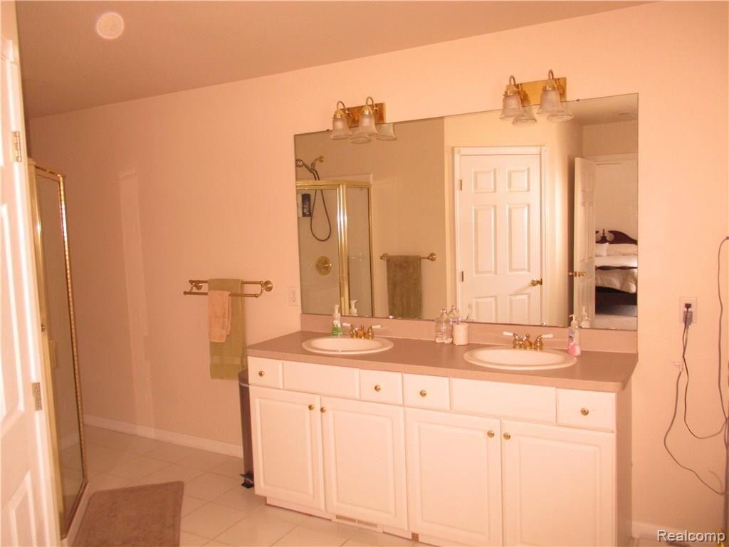 5040 West Harvard Road Clarkston, MI 48348 - Photo 13 of 27 IMG_0039.JPG