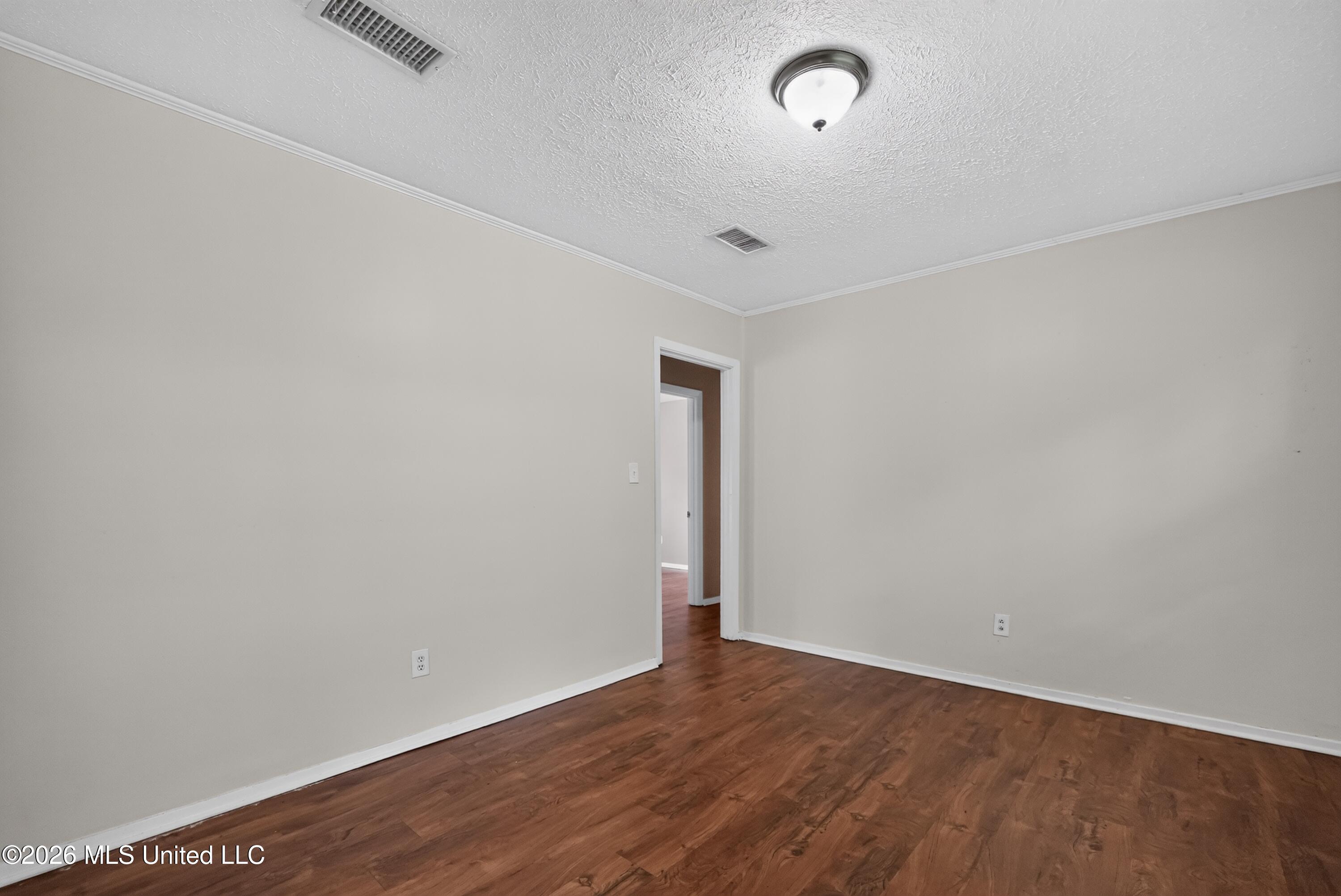 6558 Van Buren Road Jackson, MS 39213 - Photo 17 of 39 20_6558_Van_Buren_Rd-Bedroom-9103